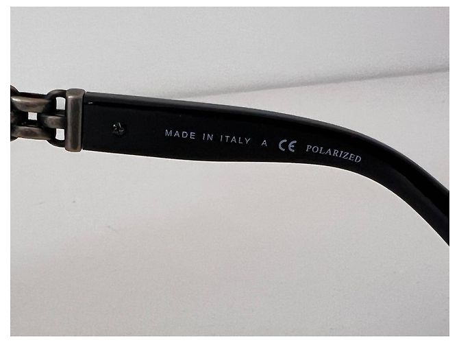 Chanel Sonnenbrille mit schwarzem Kettendetail - Ansicht 4