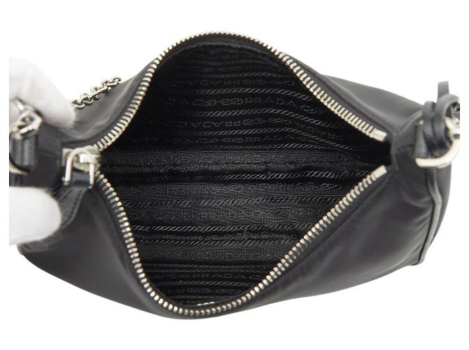 Saffiano Borsa a spalla Re-Edition 2005 in Re-Nylon di Prada Nero - vista 8