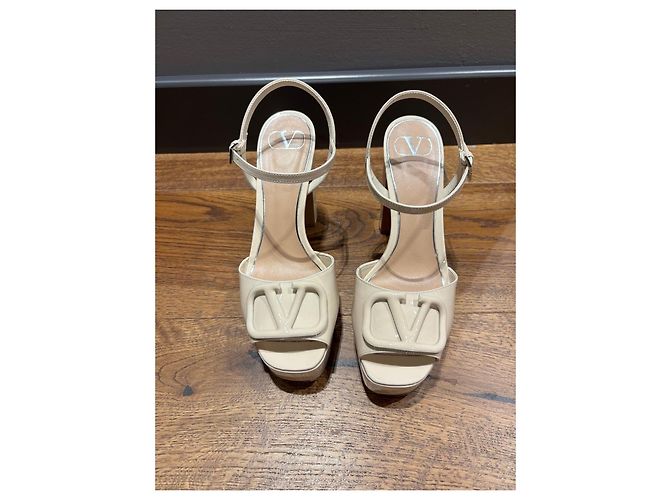 Sandali a piattaforma Vlogo di Valentino Garavani Beige - vista 12