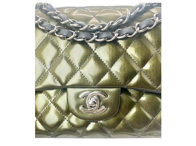 Timeless Chanel Medium Double Flap Tasche aus grünem gestreiftem Lackleder, zeitloser Klassiker mit silberner Hardware Khaki Anthrazitgrau Dunkelgrün - Ansicht 4