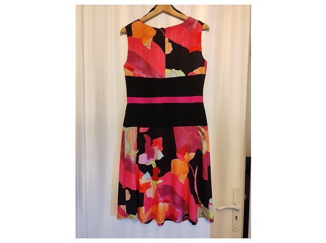 Autre Marque Vestido Colección Verano 2024 de Frank Lyman Design Negro Rosa Roja Multicolor Verde Naranja Amarillo - vista 7