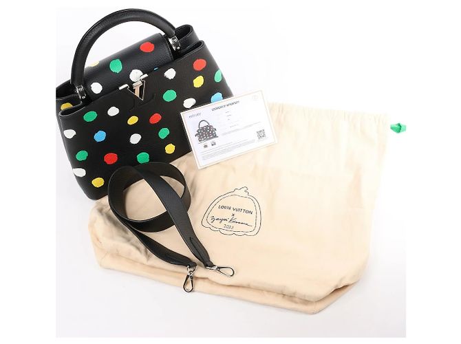 Borsa a mano 2Way Capucines MM Taurillon Louis Vuitton in nero M21663 - vista 10