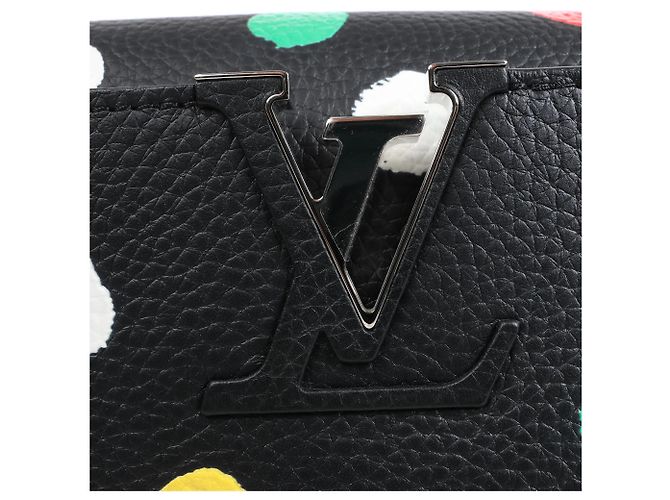 Borsa a mano 2Way Capucines MM Taurillon Louis Vuitton in nero M21663 - vista 9