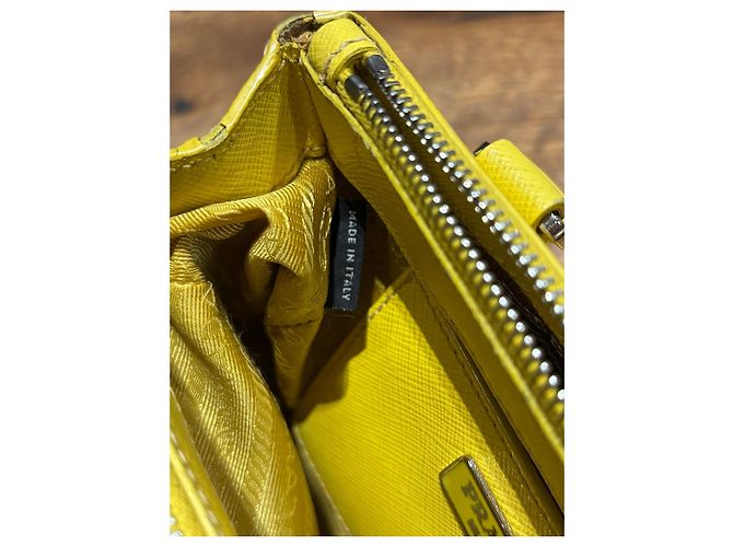 Mini borsa in pelle Saffiano Prada Giallo - vista 4