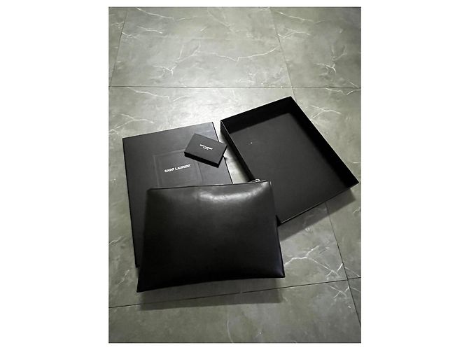 Pochete de couro preto Saint Laurent com emblema YSL - vista 2