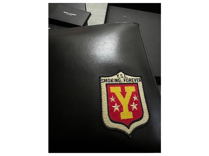 Pochete de couro preto Saint Laurent com emblema YSL - vista 4