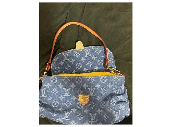 Borsa a Spalla in Denim Monogram Louis Vuitton Blu Blu chiaro - vista 4