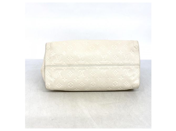 Borsa Tote Lumineuse PM in Monogram Empreinte Louis Vuitton Bianco - vista 3