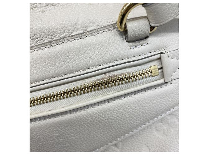 Borsa Tote Lumineuse PM in Monogram Empreinte Louis Vuitton Bianco - vista 8