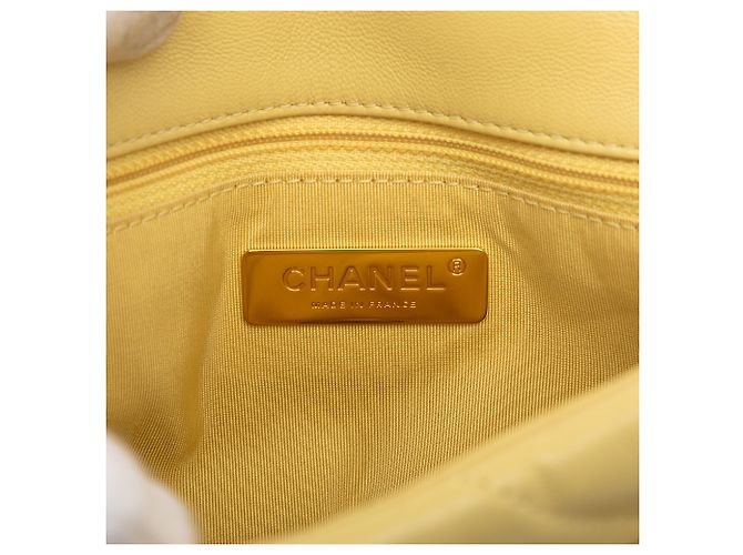 Chanel Giallo Medio Pelle di Agnello 19 Flap Senape - vista 5