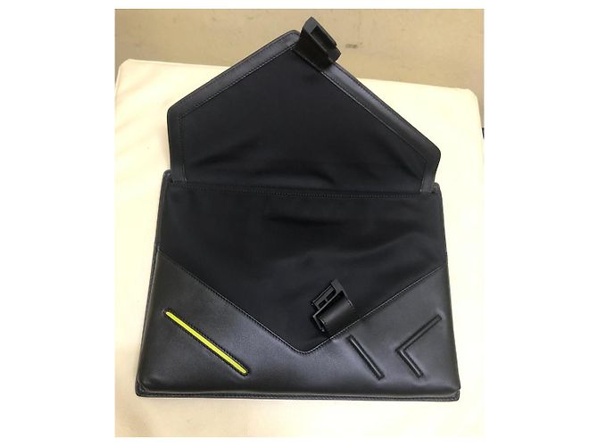 Autre Marque Clutch in pelle e nylon nera Braun Büffel con accenti gialli Nero - vista 3