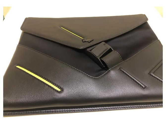 Autre Marque Clutch in pelle e nylon nera Braun Büffel con accenti gialli Nero - vista 6