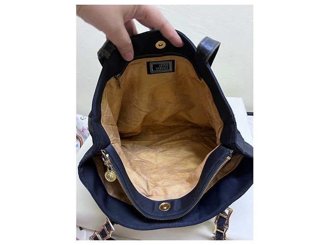 Borsa Tote Medusa Sun in nylon nero Gianni Versace - vista 6