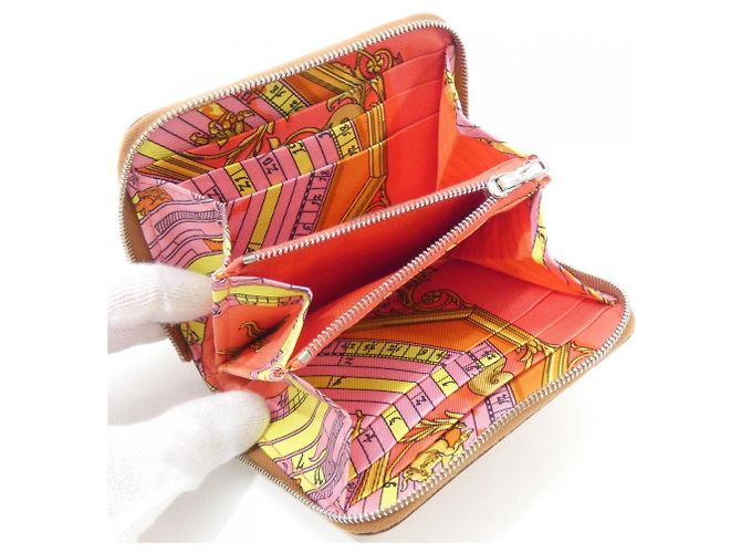Silk In Hermès ASTROLOGIE Seiden-Compact-Geldbörse Pink Cognac - Ansicht 4