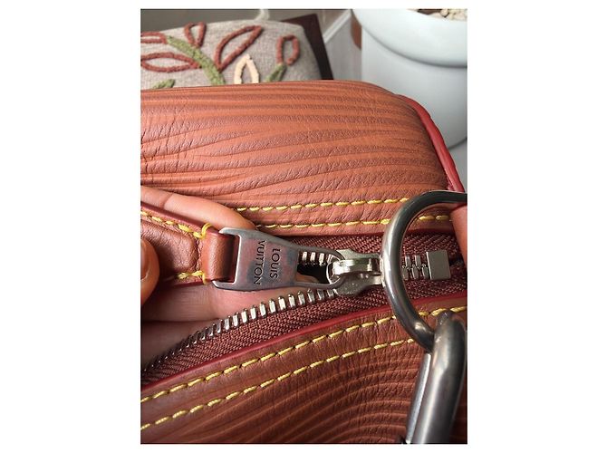 Louis Vuitton Speedy Bandoulière 20 in pelle Epi Marrone - vista 16