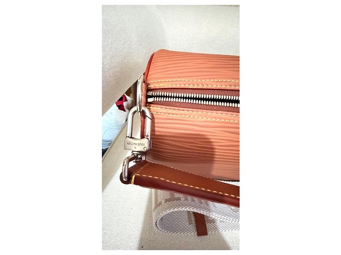 Louis Vuitton Speedy Bandoulière 20 in pelle Epi Marrone - vista 9