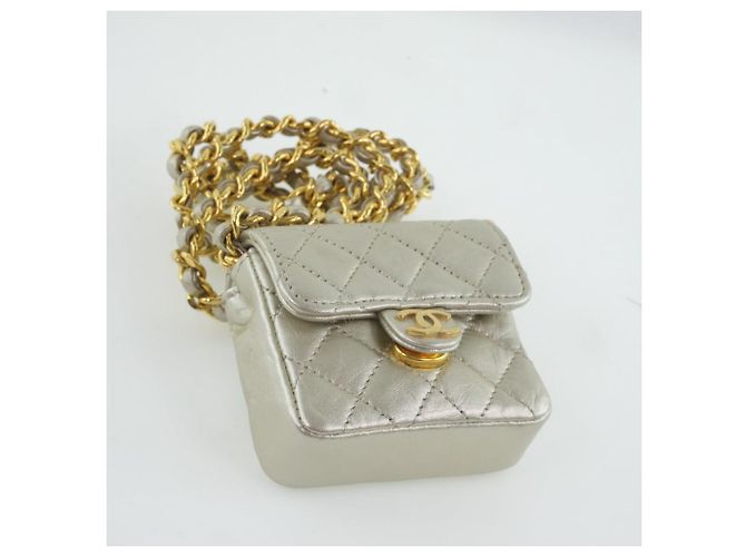 Timeless Borsa a Spalla in Pelle Chanel Chain Pochette Argento - vista 4