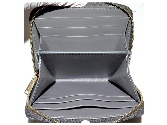 Céline Cartera Compacta con Cremallera Celine en Cuero de Ternera Texturizado Castaño - vista 3