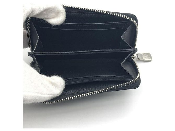 Monedero Zippy Taiga de Louis Vuitton Negro - vista 5