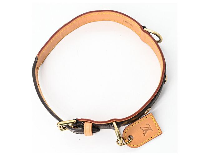 Louis Vuitton Monogram Collier Baxter PM Dog Collar Brown - view 3