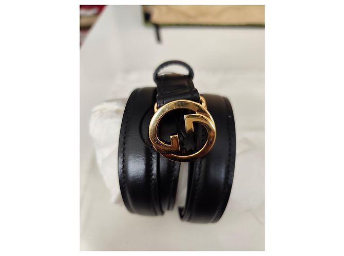 Gucci Marmont Gürtel aus schwarzem Leder - Ansicht 4