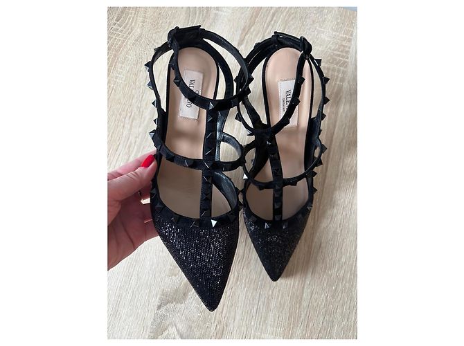 Décolleté Rockstud Valentino in Glitter Nero - vista 3