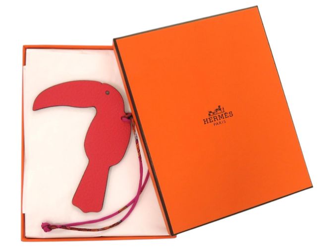 Chaveiro de couro Toucan Petit H da Hermès Vermelho Bege - vista 2