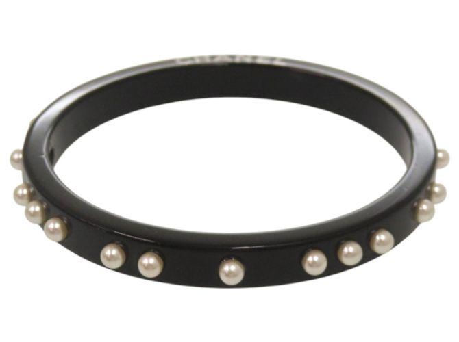 Bracciale nero Chanel con perle finte - vista 3