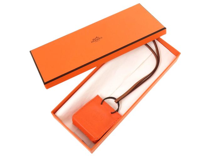 Charm de bolso de cordero Milo naranja de Hermès - vista 2