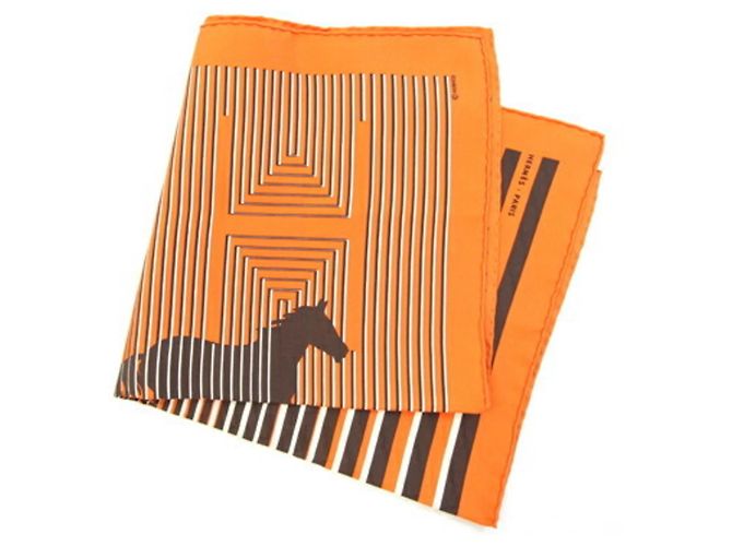 Sciarpa Hermès Carré 42 H AU GALOP Arancione - vista 4