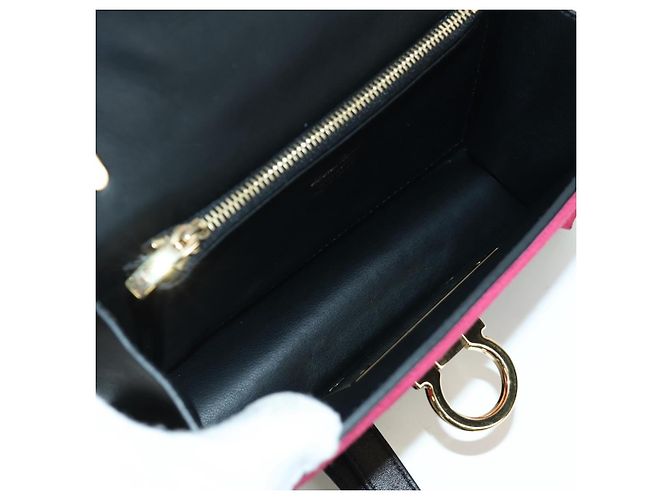 Borsa a Spalla Gancini in Camoscio Nero Rosa Oro Auth ARZ419M di Salvatore Ferragamo D'oro - vista 10