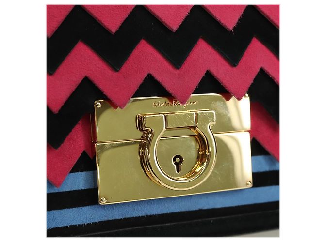 Borsa a Spalla Gancini in Camoscio Nero Rosa Oro Auth ARZ419M di Salvatore Ferragamo D'oro - vista 18