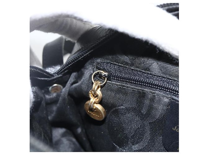 Borsa a Spalla Vala in Pelle Nera e Oro Salvatore Ferragamo Auth BA11345 Nero D'oro - vista 19