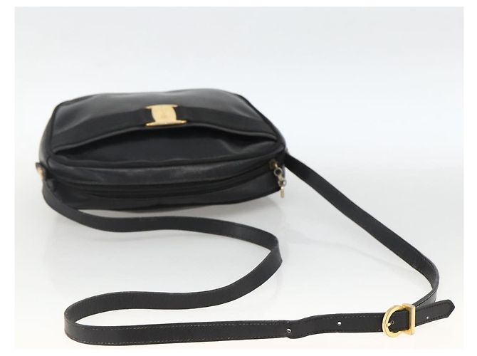 Borsa a Spalla Vala in Pelle Nera e Oro Salvatore Ferragamo Auth BA11345 Nero D'oro - vista 7