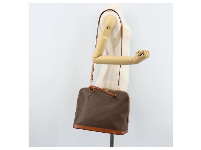 Céline Borsa a mano in tela Macadam CELINE in pelle PVC 2 in 1 marrone oro Auth 171116 D'oro - vista 25