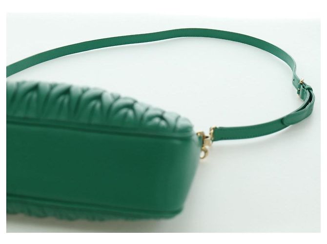 Borsa a Spalla Miu Miu Matelassé in Pelle 2 in 1 Verde Oro Auth 171450SAM D'oro - vista 15