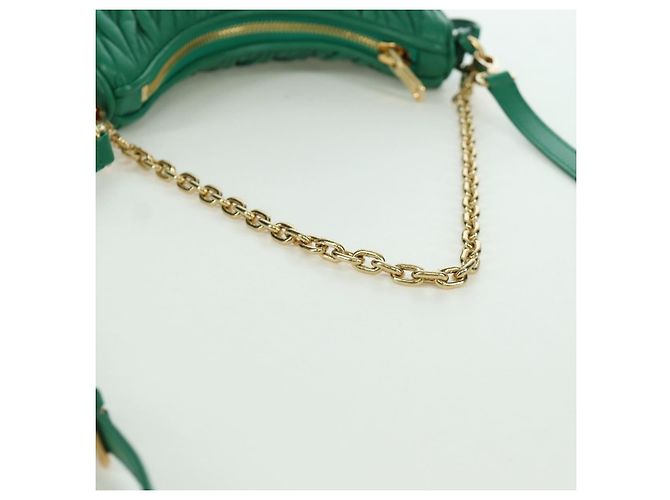 Borsa a Spalla Miu Miu Matelassé in Pelle 2 in 1 Verde Oro Auth 171450SAM D'oro - vista 7