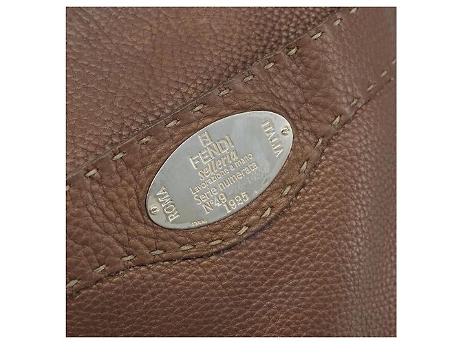 FENDI Celeria Schultertasche aus Leder Braun Silber Authentisch ka2864 - Ansicht 17