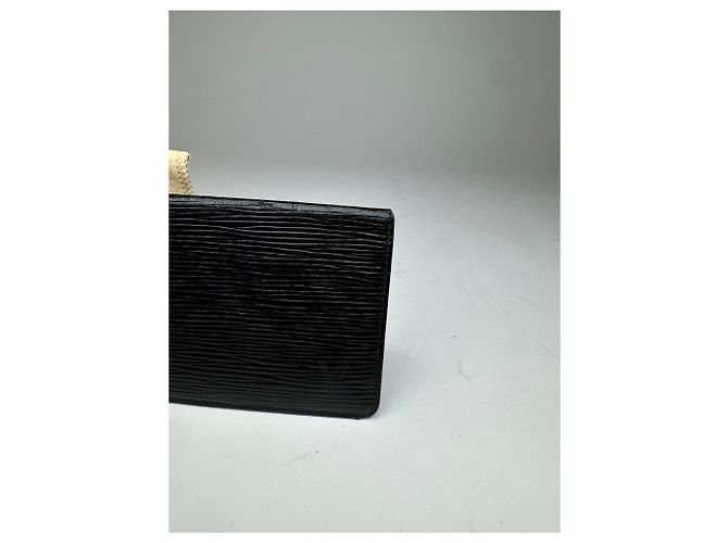 Vintage Louis Vuitton EPI Leather Card Holder Black - view 3