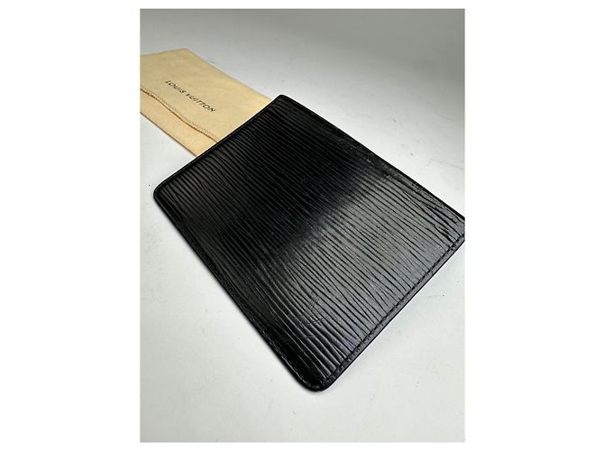 Vintage Louis Vuitton EPI Leather Card Holder Black - view 7