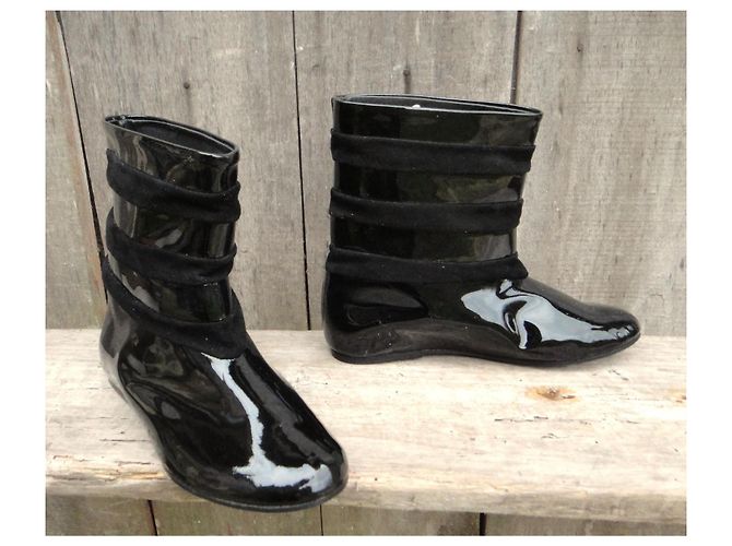 Botas Ankle Les Prairies de Paris em couro envernizado preto - vista 2