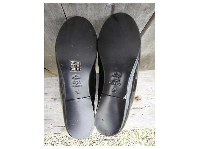 Botas Ankle Les Prairies de Paris em couro envernizado preto - vista 5