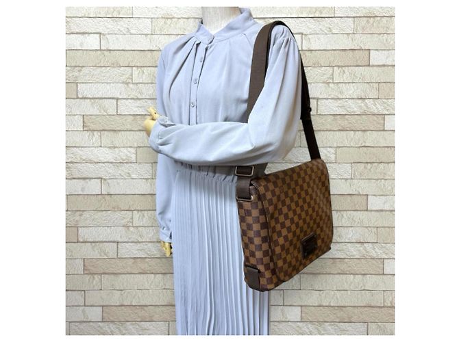 Borsa a spalla Damier Brooklyn MM di Louis Vuitton Marrone - vista 2