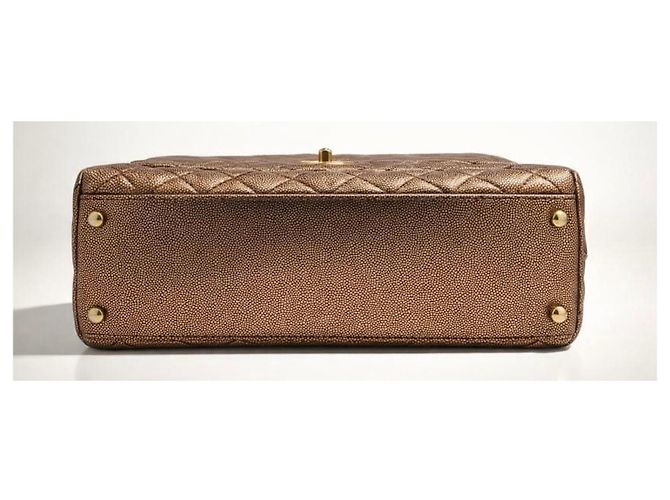 Chanel 19A Medium Coco Handle Borsa in Caviar Metallico Rame Senza Tempo Gold hardware - vista 5