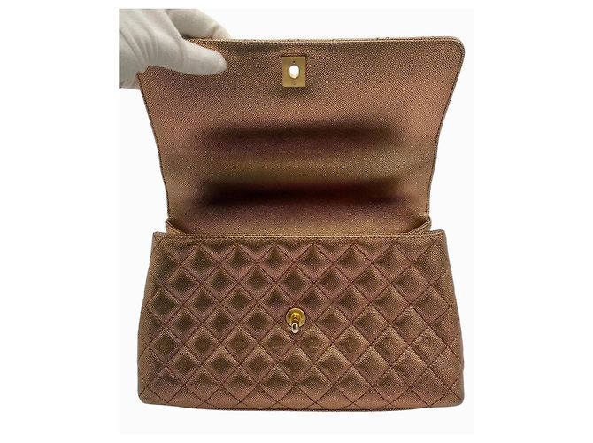 Chanel 19A Medium Coco Handle Borsa in Caviar Metallico Rame Senza Tempo Gold hardware - vista 7