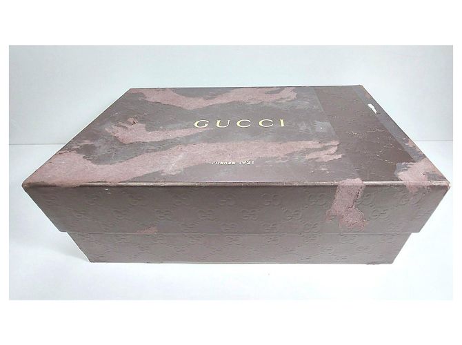 Scarpe con tacco Gucci in pelle bianca con dettaglio in bambù e nappine sulla punta - vista 7