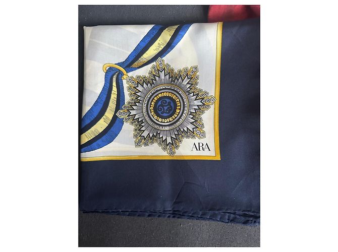 Autre Marque Foulard in seta ARA decorato con medaglie Bianco Blu D'oro - vista 4