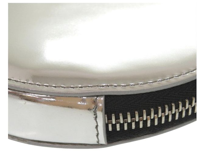 Borsa a tracolla con catena rotonda in spazzolato argento di Prada - vista 9