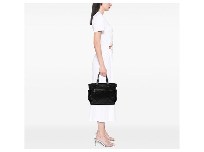Chanel Grande Borsa Biarritz Parigi in Tela Trapuntata Nera Nero - vista 8