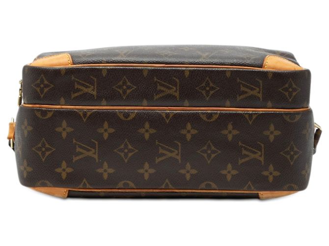 Crossbody Nil Monogram Marrone Louis Vuitton - vista 3